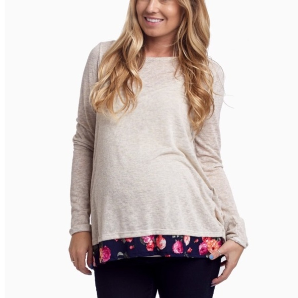 Beautiful beige floral split back knit top🌸
